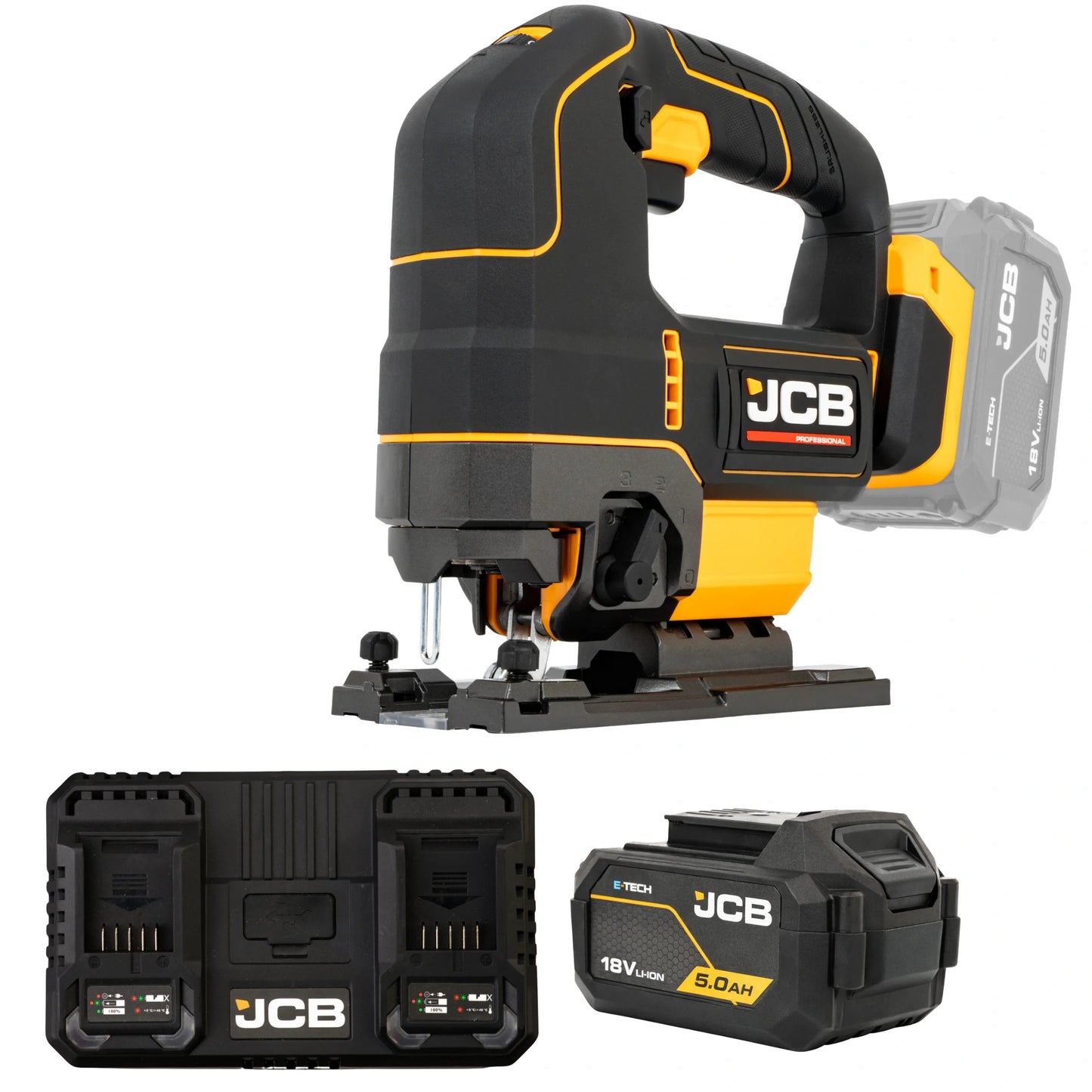 Wyrzynarka JCB 18V ujęcie z przodu pod skosem z akumulatorem oraz osobno podwójna ładowarka i akumulator 5.0Ah
