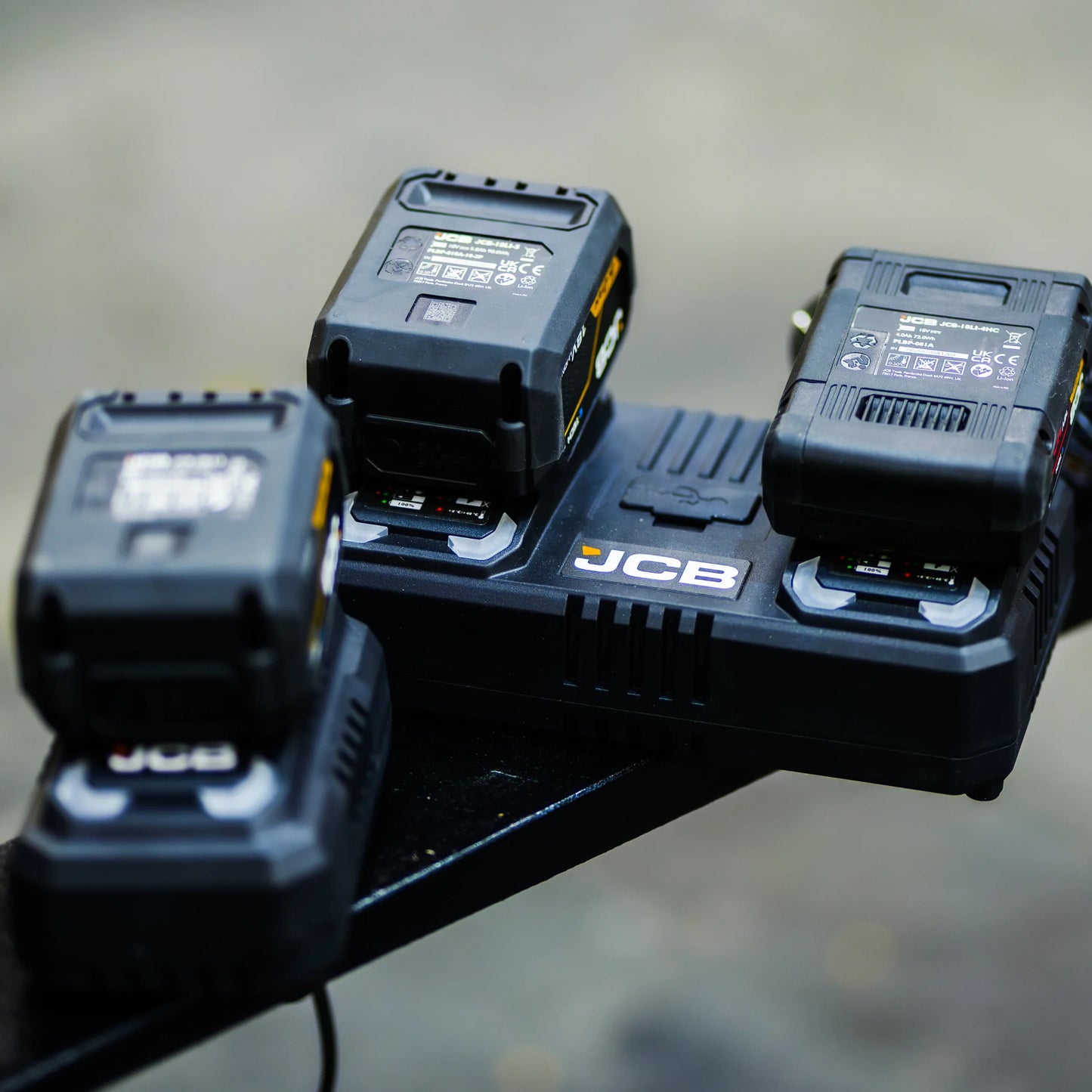 Ładowarka 18V 4a JCB 18DC-45 – ładowarka 18V 4.5a