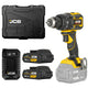 Zestaw JCB Professional Wiertarko-wkrętarka udarowa JCB-18PCD-75 18V 75Nm po lewej czarna walizka z logiem JCB obok bateria Li-ion 5.0Ah i ładowarka fast 4,5A