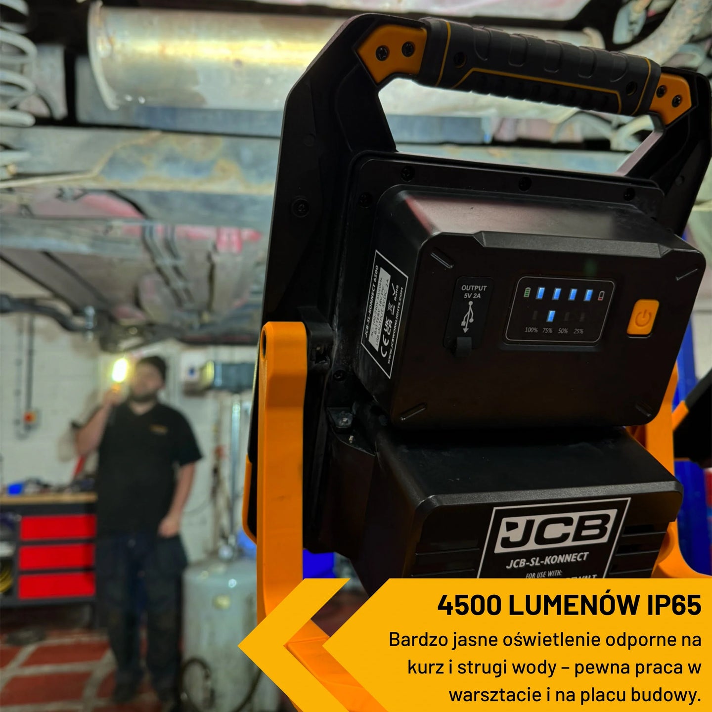 Lampa ledowa budowlana JCB 4500 lm – lampy budowlane akumulatorowe